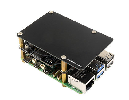 PCIe To 5G HAT for Raspberry Pi 5 with 5G-4IN1-PCB Antenna on the top